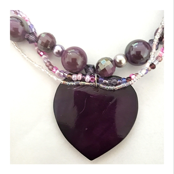 Sophisticated Mother Of Pearl Shell Heart Multistrand Purple Beaded Necklace Set - Picture 10 of 11